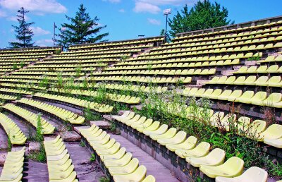 Dezastru în "Templul lui Dobrin" » Reportaj la stadionul din Trivale, ajuns o RUINĂ