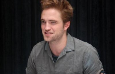 Robert Pattinson s-a distrat prima data cu prietenii dupa despartirea de Kristen Stewart