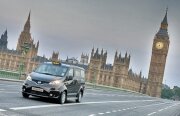 Acesta este viitorul taxi londonez: Nissan NV200