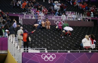 FOTO Striptease! » Moment inedit la beach-volleyball