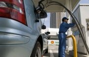 Cresc prețurile carburanților? Twitter e de vină!