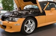 Acesta este un BMW Z3 cu motor V12