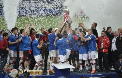 Am trăit s-o auzim şi pe-asta » Dinamo este model de urmat pentru Mircea Lucescu!