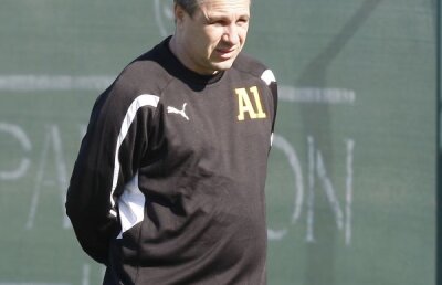 Marius Şumudică îşi avertizează jucătorii: "Pînă acum n-am fost Şumudică, dar de acum lucrurile revin la normal" ;)