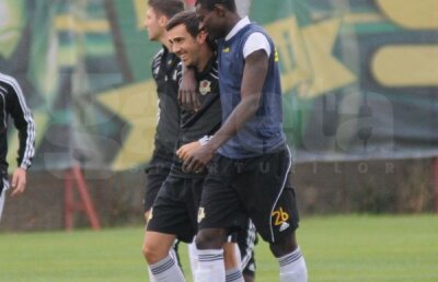 FOTO Sub aripa lui N'Doye » Curelea şi Varga au efectuat primul antrenament la Vaslui
