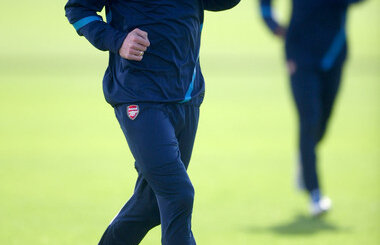 VIDEO Greu de imitat » Ultima lecţie pe care Van Persie le-a predat-o colegilor de la Arsenal