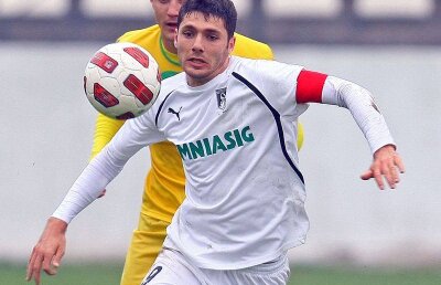 Probleme pentru Porumboiu?  » Curelea n-a semnat cu FC Vaslui