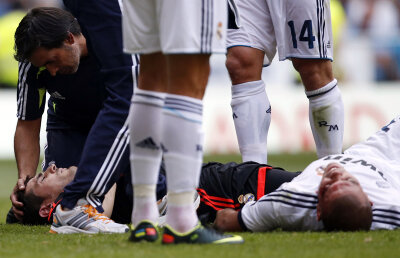 VIDEO Confuz, agitat, sedat! » Şocul cap-în-cap cu Casillas l-a trimis pe Pepe la spital cu traumatism cranio-encefalic