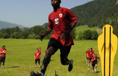 Probat în iulie, luat în august » Tendeng semnează cu Dinamo