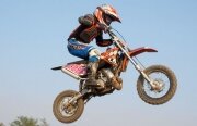 Motocrosul a transformat canicula într-un spectacol incendiar