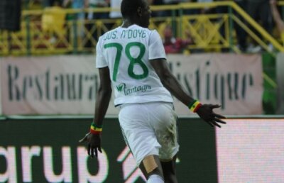 N'Doye a lovit din nou » A fugit din cantonament înaintea meciului cu Steaua!