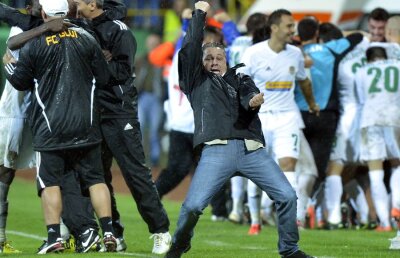 Porumboiu către Becali: "Bă Gigi, am făcut şi eu ca tine. Am mers la vestiare să fac nişte schimbări"