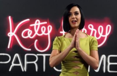 Katy Perry, parasita de iubit printr-un email