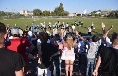 FOTO Suporterii lui "U" au fost la antrenament şi i-au avertizat pe jucători! Vezi ce le-au spus!