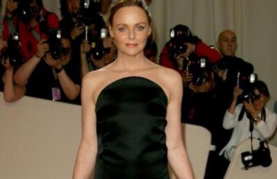 Stella McCartney, ingrozita de amenintarea cancerului: "Nu vreau sa imi las cei patru copii fara mama!"