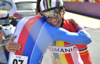 FOTO Eduard Novak îşi laudă adversarul în faţa căruia a pierdut aurul la Paralimpiadă: "El a fost mai bun!"