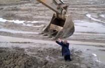 Video: Salvat de excavator