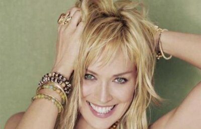 Stil de vedeta: Cum se imbraca in timpul liber Sharon Stone, Victoria Beckham si Nicky Hilton