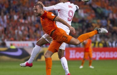 Triunghi pentru baraj » Noua Olandă a lui Van Gaal îşi respectă statutul de favorită