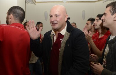 Paszkany a stabilit o metodă nemaintîlnită de premiere pentru ca CFR Cluj să nu neglijeze campionatul în favoarea Ligii