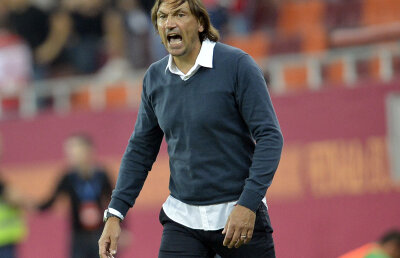 Fanii îl ţin antrenor pe Bonetti » Galeria dinamovistă îl apreciază în continuare pe antrenorul italian