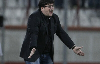 VIDEO Pustai tremură » Ilie Stan l-a băgat în şedinţă pe cel mai longeviv antrenor din campionatul intern