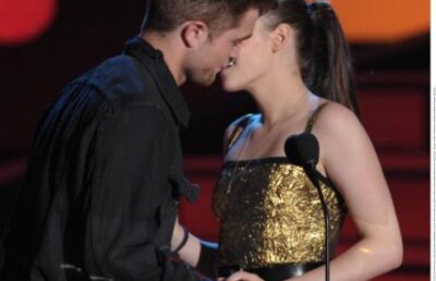 Robert Pattinson s-a hotarat: Nu poate trai fara Kristen Stewart si a primit-o inapoi