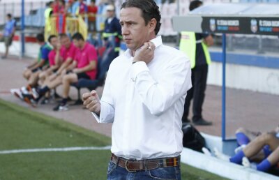 Nemţii de la Stuttgart şi-au făcut temele » Ce tactică anticipează că va folosi Reghecampf