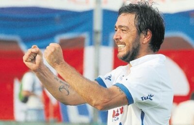 VIDEO Geniul nu se pierde niciodată » Două goluri fabuloase înscrise de Recoba pentru Nacional