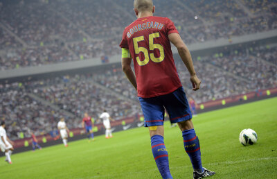FOTO Pledoarie pentru stadion, nu pentru televizor! » Reportaj inedit făcut la derby: o repriză în tribune, cealaltă la TV