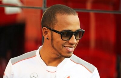 Hamilton semnează cu Mercedes pentru 100.000.000$