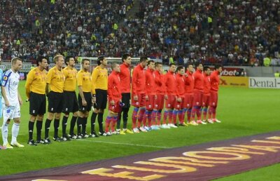 Un singur jucător al Stelei a fost huiduit la meciul cu Copenhaga. Reghe l-a scos imediat de pe teren