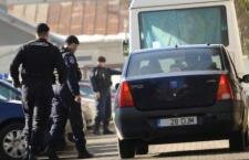 Descinderi la CNAS Bucureşti. Zeci de farmacişti şi medici, ridicaţi de poliţişti fiind acuzaţi de fraudă cu reţete false