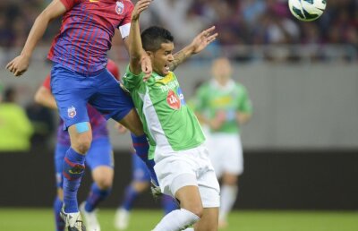 Progresul lui Bourceanu, accelerat de un coechipier: "El îl ajută foarte mult"