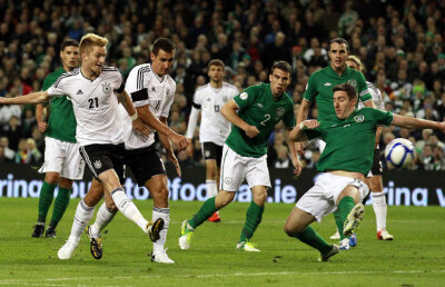 VIDEO Trapattoni TNT  » Irlanda călcată în picioare de ”monştrii cu picioare lungi”
