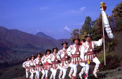 După Ciuleandra, vin Căluşarii! Program special la meciul cu Olanda ;)