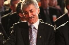 Ioan Oltean, sfat pentru un pedelist care vrea să ajungă parlamentar: Să-şi vândă BMW-ul şi să umble cu Dacia Logan!