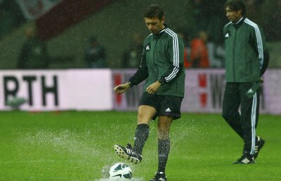 FOTO şi VIDEO Polonia - Anglia a fost amînat din cauza ploii » Cum puteau evita organizatorii această situaţie şi cînd se va disputa :D