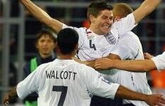 Uită-te pe net la Polonia - Anglia! Pariază şi ai BONUS 100 lei!