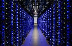 UNDE TRĂIEŞTE INTERNETUL: Google permite, în PREMIRĂ, vizitarea virtuală a centrelor de date ale companiei (VIDEO)