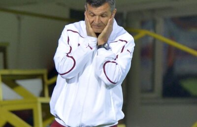 Dorinel sau Ionuţ Badea! » După înfrîngerea cu FC Braşov, Sabău e ca şi demis de la Rapid