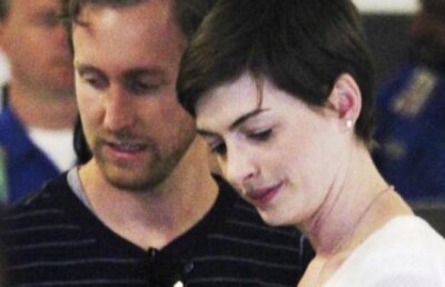 Anne Hathaway doneaza organizatiilor care sprijina mariajele gay o parte din banii obtinuti pe fotografiile de nunta