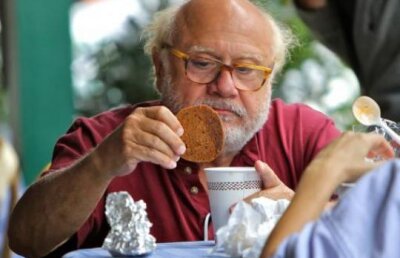 O cafeluta, o biscuite... Recunosti actorul din imagini?