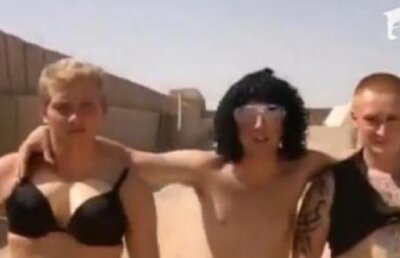 VIDEO! Sutiene, bikini si dansuri lascive. Vezi cum se distreaza soldatii in Afganistan!