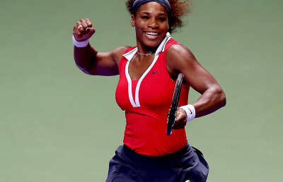 Serenissima » Serena Williams s-a impus în faţa Şarapovei în finala Turneului Campioanelor