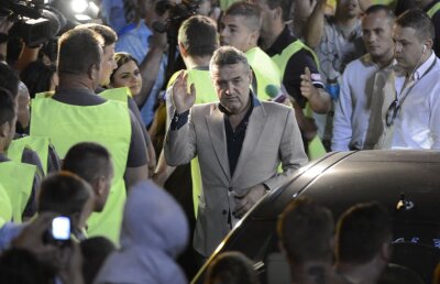 Gigi Becali contraatacă în scandalul biletelor: "Eu nu fac împotriva familiei mele!"