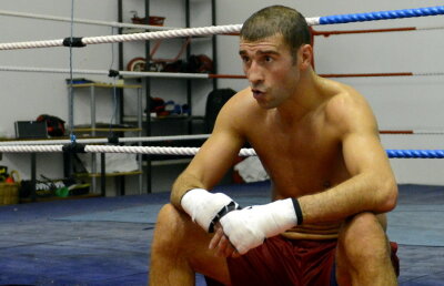 Bute se bate cu Grachev duminică de la ora 4:00 pe DolceSport şi Money TV!