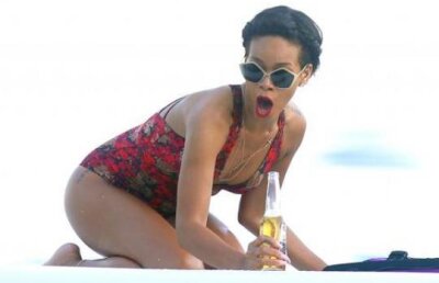 Rihanna va lansa un nou album ce va costa mai mult decat un MP3 Player