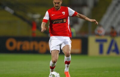 Cît noroc » Autogolul din prelungiri al lui Mamele o califică pe Dinamo în sferturi după 2-1 cu Pandurii