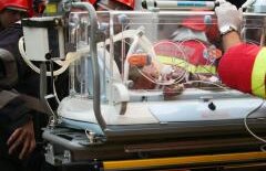 Caz şocant la Târgu-Jiu: Copil subnutrit, adus de urgenţă la spital. La două luni, micuţul cântăreşte sub două kilograme